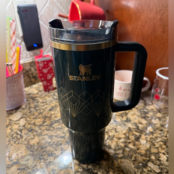 Stanley 40 oz- Forest Gloss Green with Gold Pattern - Picture 2 of 4